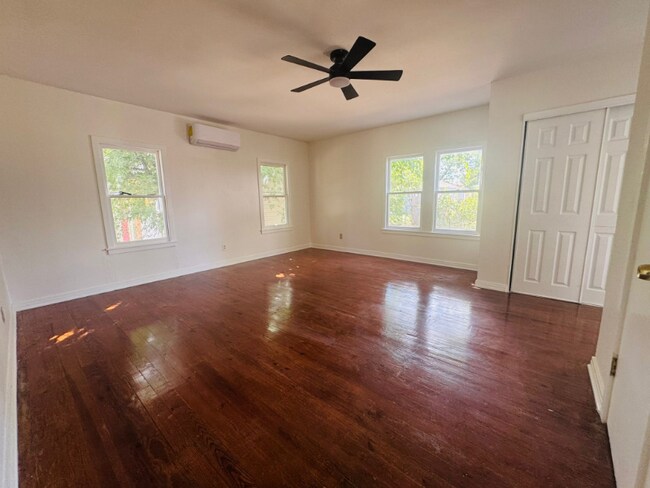 Foto del edificio - 1824 Coleman St