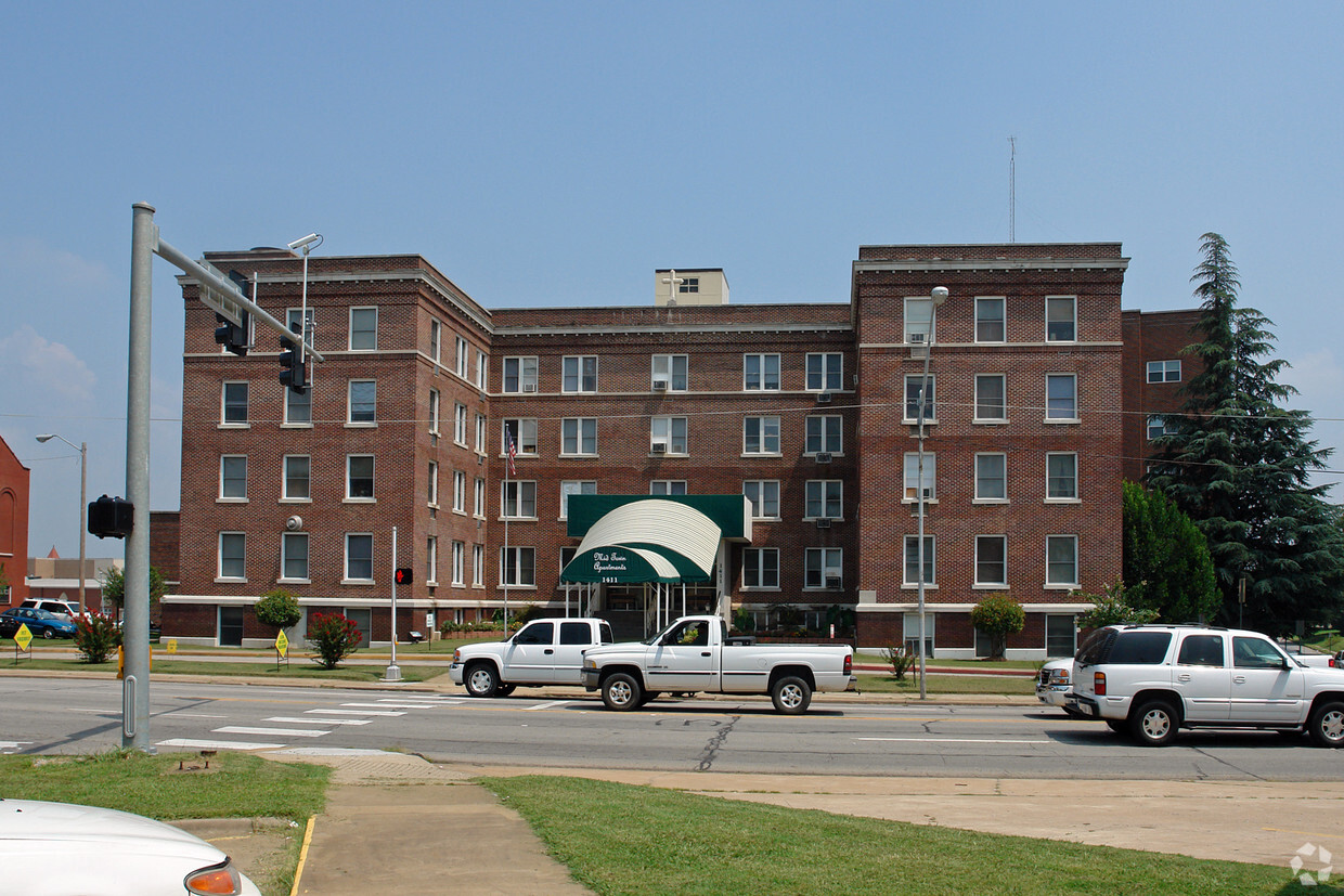 Building Photo - Midtown Apartments