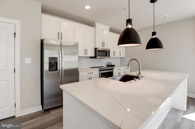 Building Photo - 12875 Mosaic Pk Wy