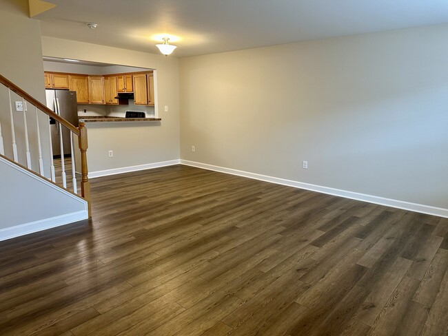 Building Photo - 741 Colonels Ct