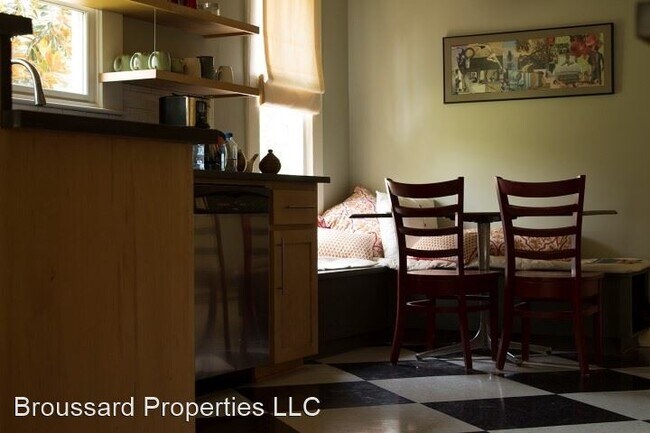 Building Photo - 2 br, 1 bath House - 440 Bellevue Street