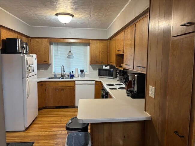Foto del edificio - Charming 2 Bedroom Near St. Cloud Hospital