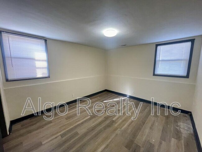 Foto del edificio - 2419 Plymouth Ave N