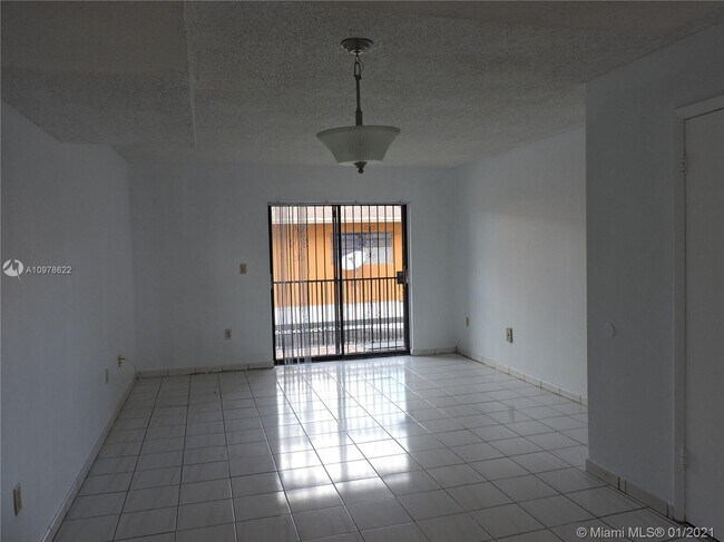 Building Photo - 2313 W 60th St