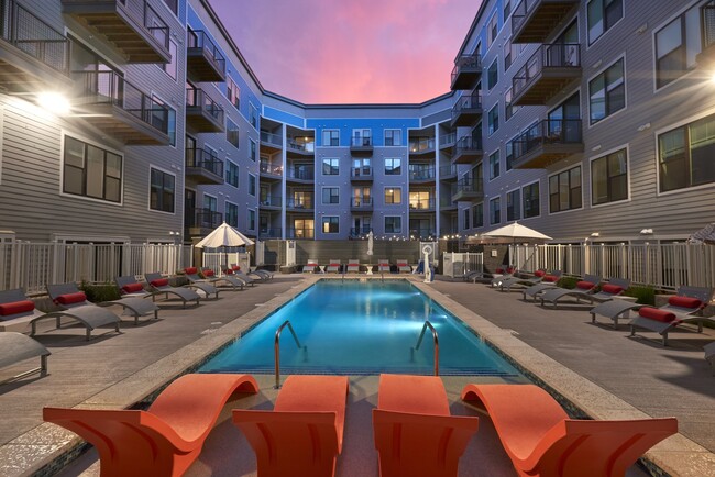 Foto del edificio - Church and Henley Apartments