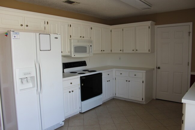 Building Photo - 20 White Fox Cove
