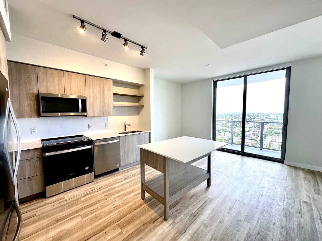 Foto principal - 525 SW 4th Ave