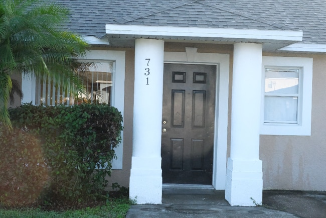 Building Photo - 773 Squirrel Ct