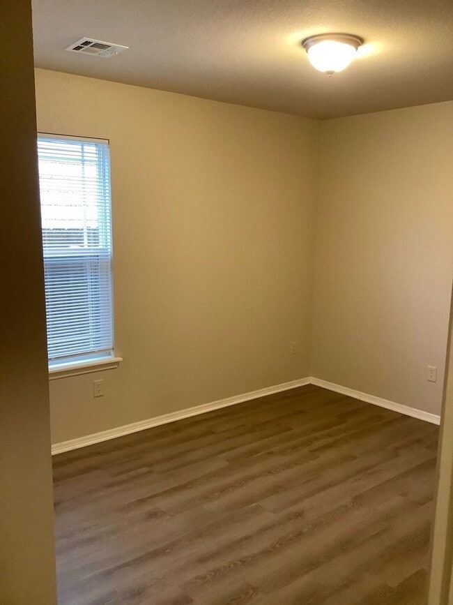 Building Photo - 3 Bed | 2 Bath | Owasso