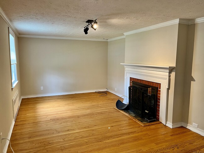 Foto del edificio - 410 Oakwood Ave