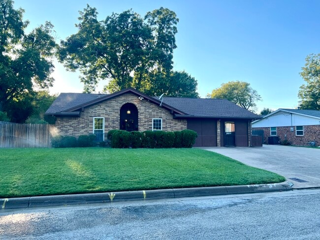 Building Photo - 5608 Lubbock Ave