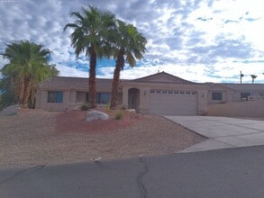 Building Photo - 2910 Swirl Dr