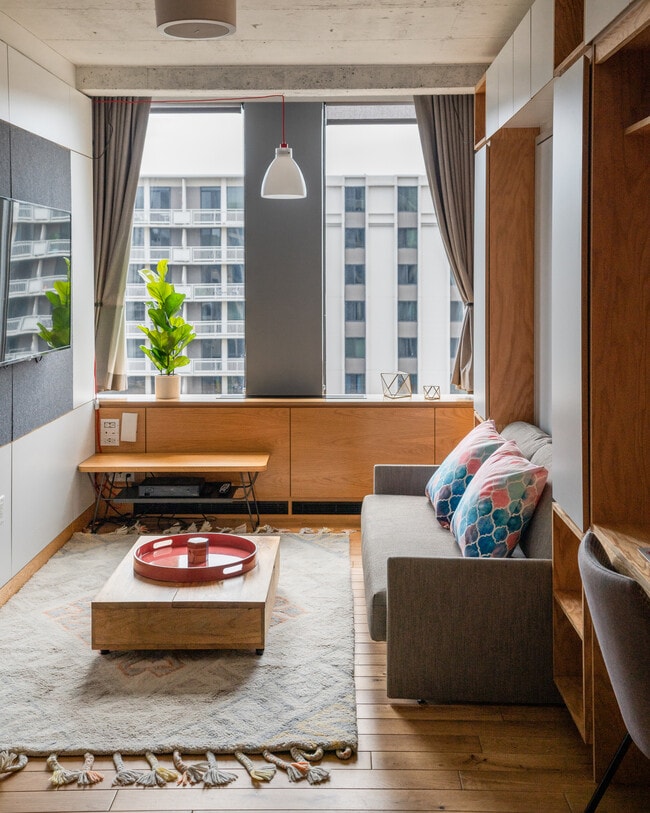 Studio Murphy (bed in) - 2221 S Clark St