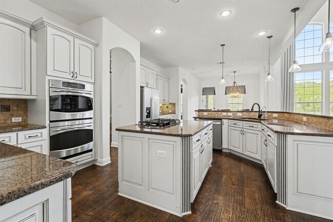 Foto del edificio - 121 Burgess Ln