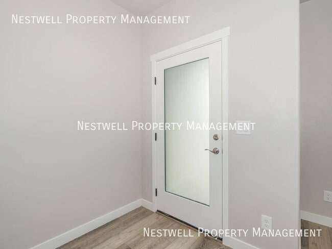 Building Photo - 895 S 900 W