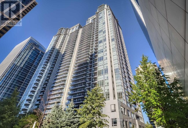 Photo du bâtiment - 4978 Yonge St