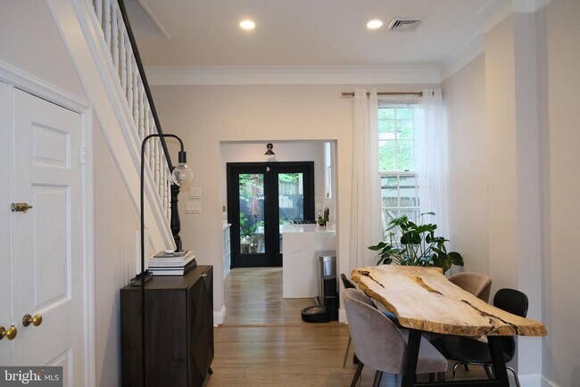 Building Photo - 1337 28th St NW