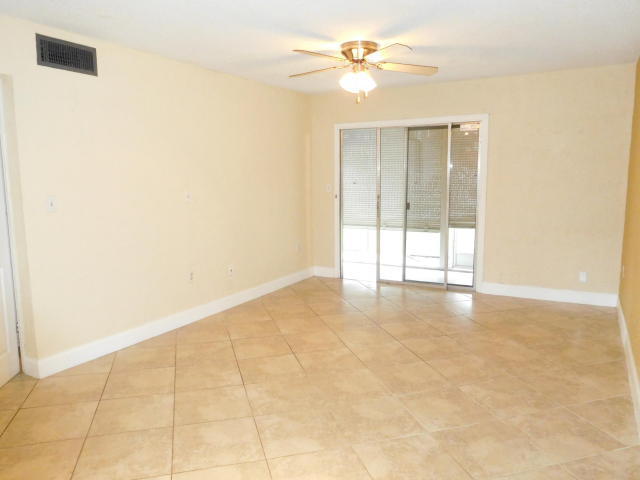 Building Photo - 6080 Forest Hill Blvd