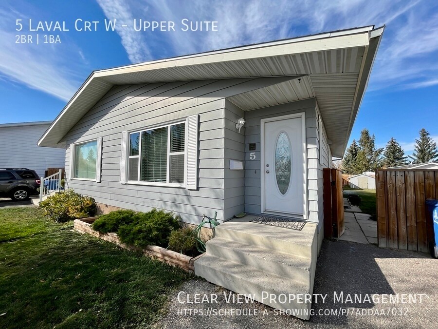Primary Photo - Recently renovated 2 bed, 1bath upper suit...