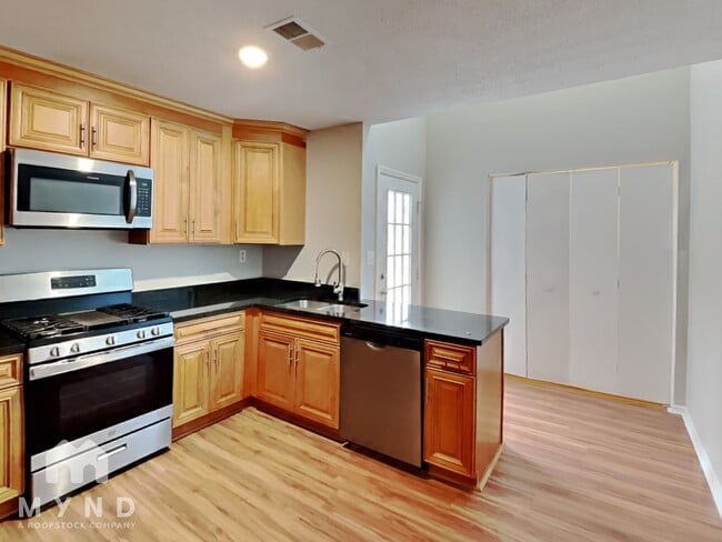 Building Photo - 1380 Paddocks Way