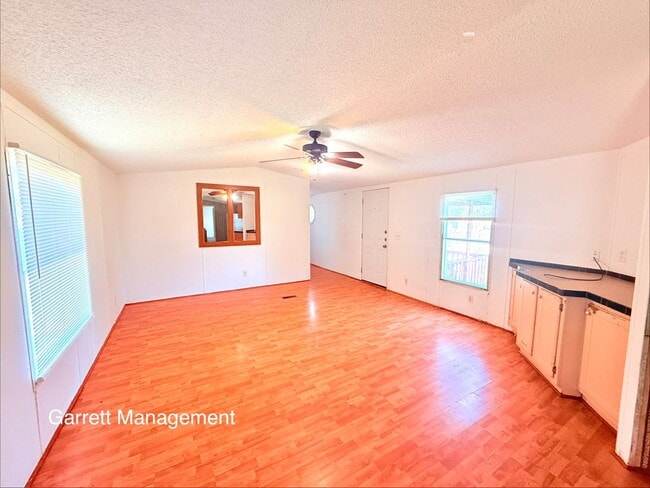 Building Photo - 3/2 Hoover Valley Doublewide