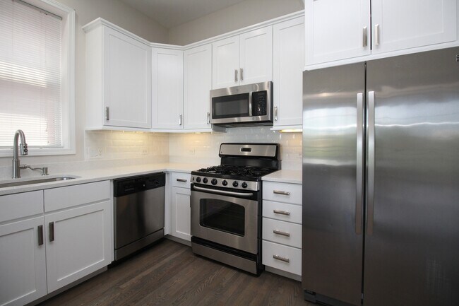 Building Photo - 3440 N Elston Ave