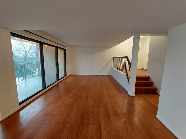 Foto del edificio - 100 Roberts Ln