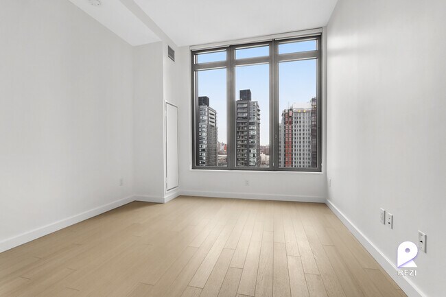 Foto del edificio - 2401 3rd Ave.