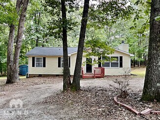 Building Photo - 135 Pine Dr
