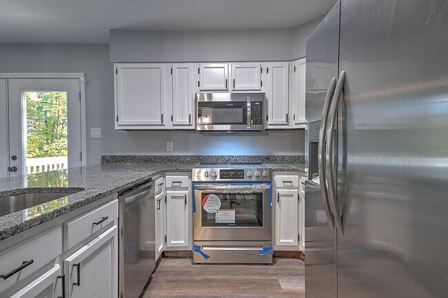 Building Photo - 254 Wildwood Dr