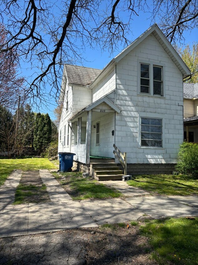 809 Stickney Ave, Toledo, OH 43604 House Rental in Toledo, OH
