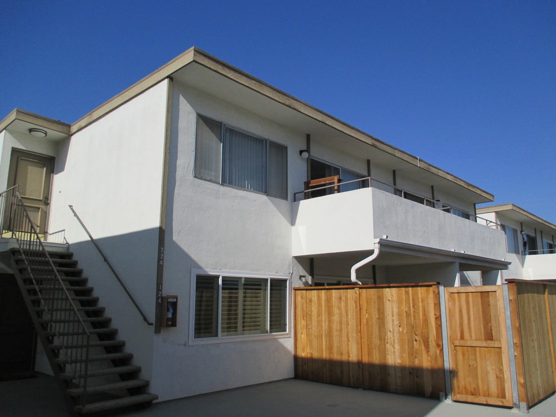Front of condo - 25837 Oak St