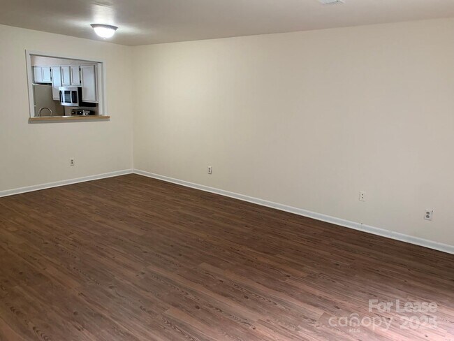 Foto del edificio - 6040 Heath Valley Rd