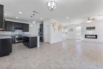 Building Photo - 10925 Jordyn Hill St