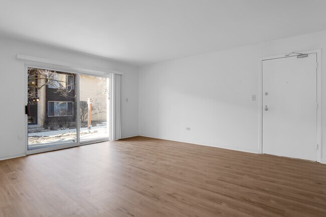 Building Photo - 6180 Knoll Lane Ct