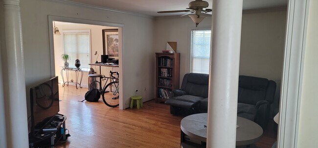 Foto del edificio - 1737 Claiborne St