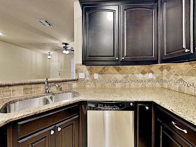 Building Photo - 4276 Comanche Dr