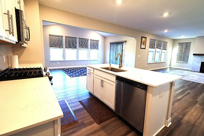 Building Photo - 3121 Emmaline Dr