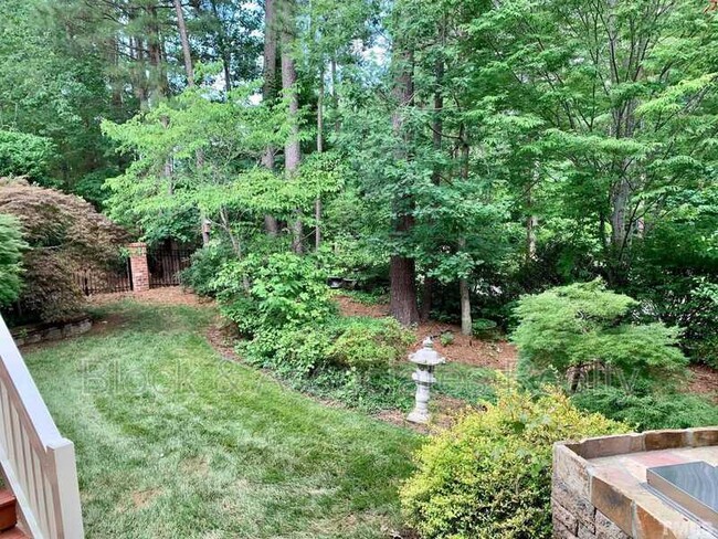 Building Photo - 9012 Meadow Mist Ct