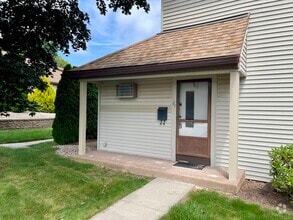 Building Photo - 165 South St