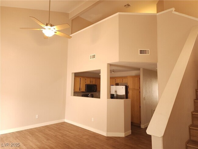 Foto del edificio - 9673 Belle Amour Ln