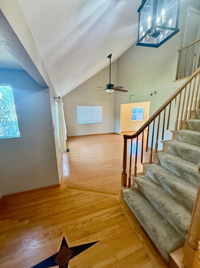 Foto del edificio - Beautiful 4-Bedroom, 3-Bath Home with Pool...