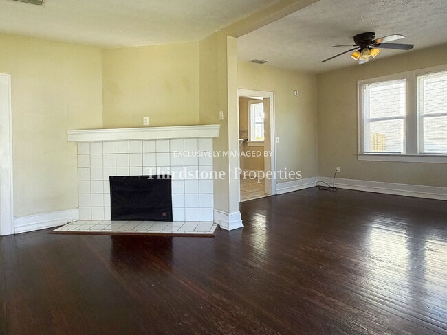 Building Photo - 4718 Ramona Blvd