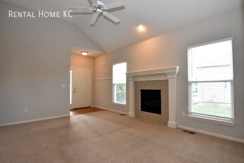 Foto del edificio - 3-bed Duplex w/1st floor primary bedroom, ...