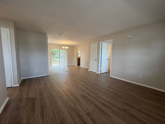 Building Photo - Newly Renovated Deltona Lakes Home!