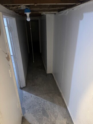 Building Photo - 16100 Glastonbury Rd