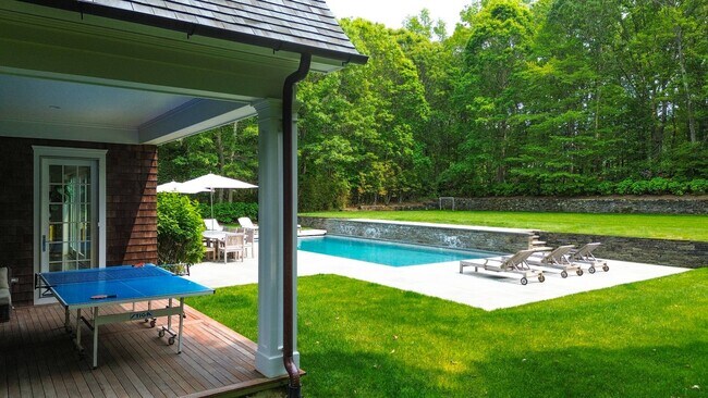 Foto del edificio - 14 West Hills Ct