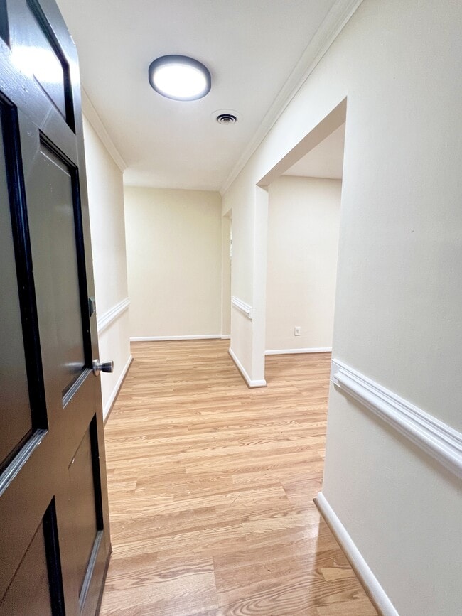 Building Photo - 209 Green Springs Ct