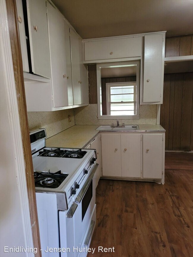 Building Photo - 3 br, 1 bath House - 1922 E Locust