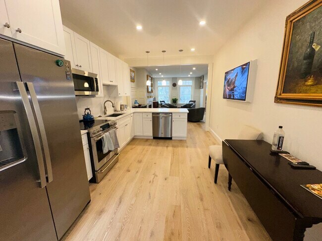 Building Photo - 1797 Beacon St